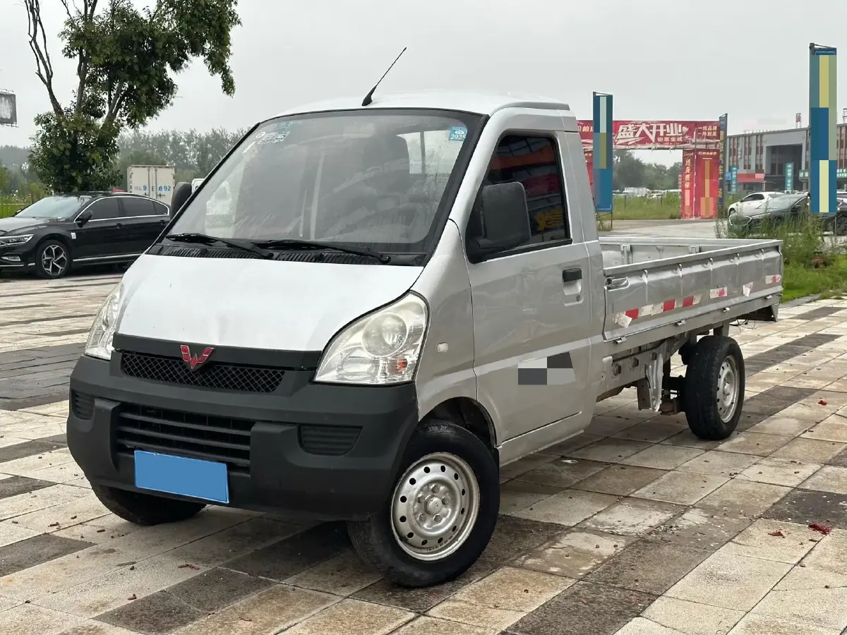 2015 WuLing RongGuang V 1.5L 112HP L4 5MT