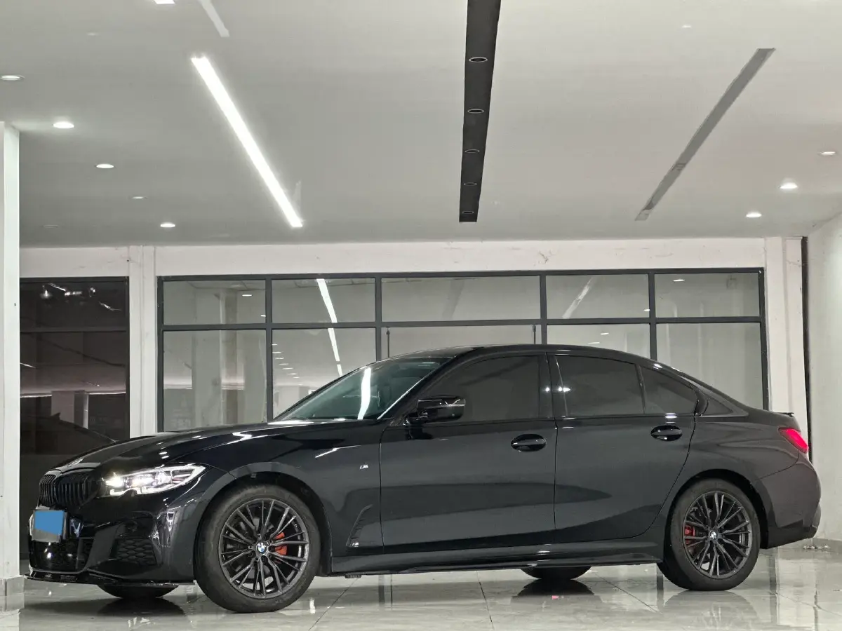 2021 BMW 3 Series 2.0T 184HP L4 8AT