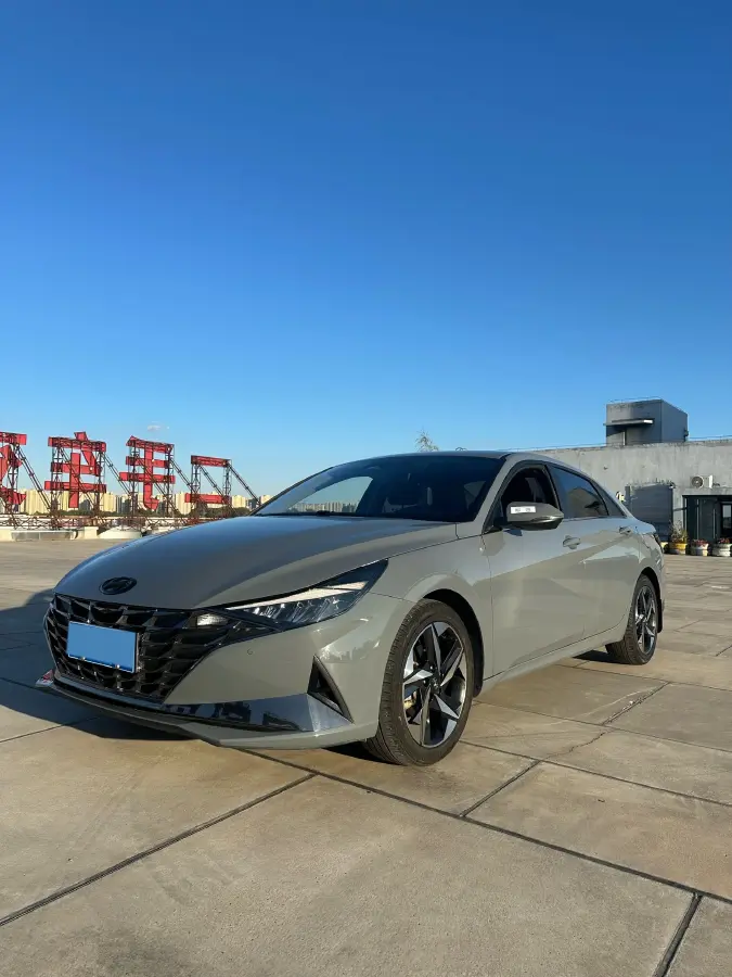 2022 Hyundai Elantra 1.5L 115HP L4 CVT