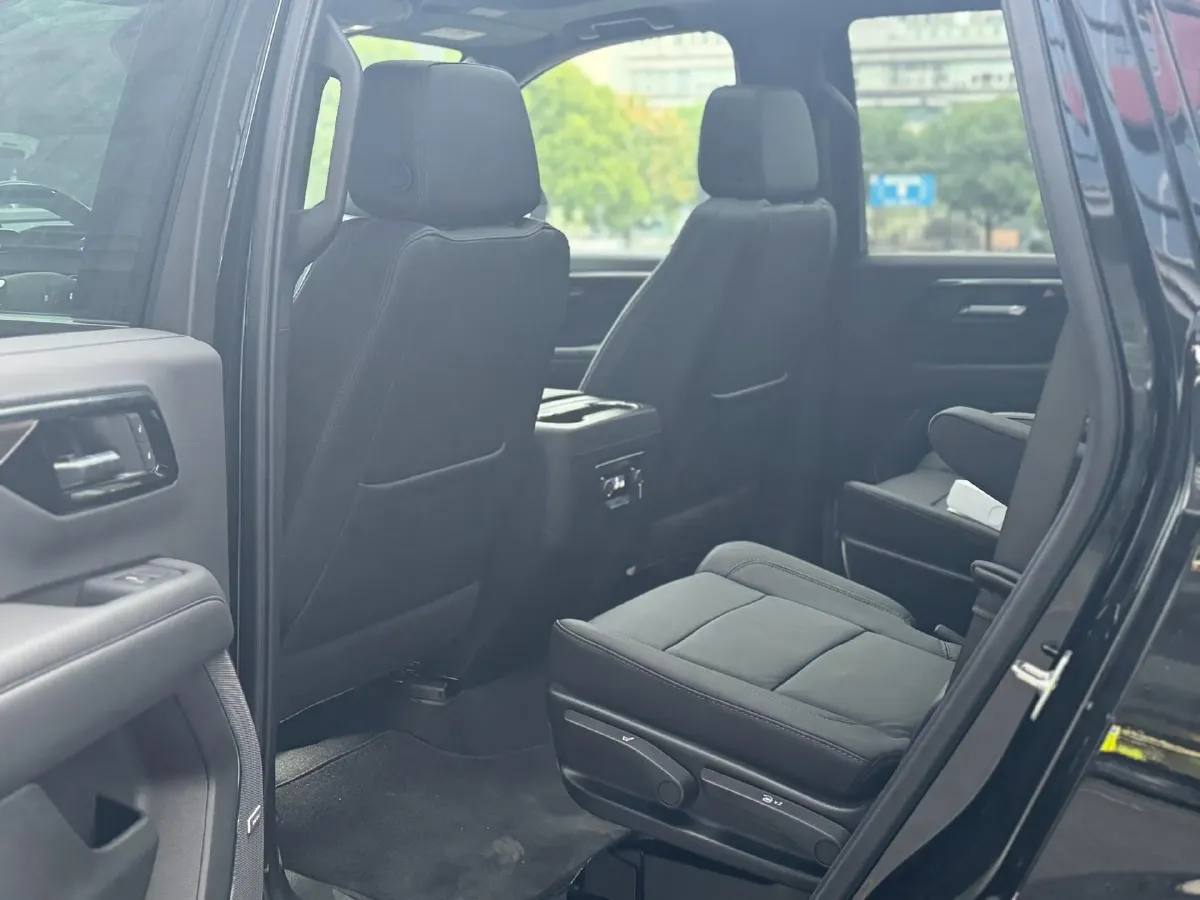 2025 The Durant Guild TAHOE 2.7T 303HP L4 10AT,autocango,china used car exporter,china ev exporter,chinese used car exporter,chinese used ev exporter