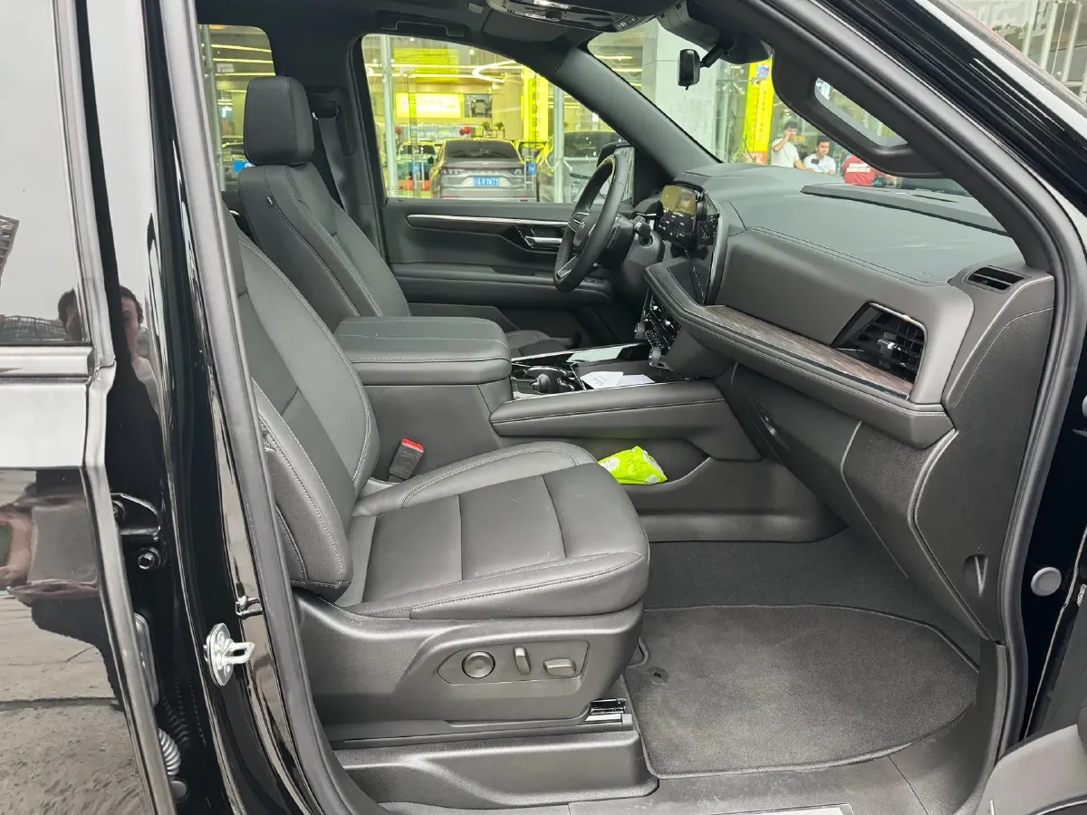 2025 The Durant Guild TAHOE 2.7T 303HP L4 10AT,autocango,china used car exporter,china ev exporter,chinese used car exporter,chinese used ev exporter