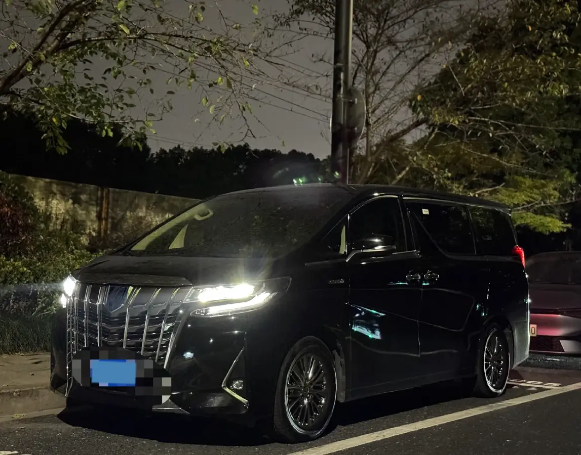 2020 Toyota Alphard 2.5L 117HP L4 E-CVT Hybrid
