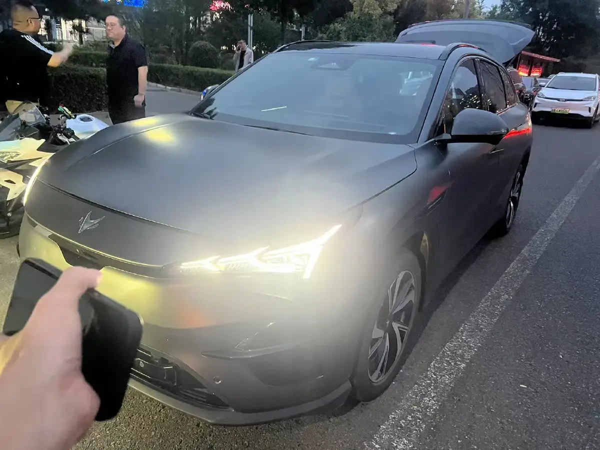 2024 ARCFOX αT5 BEV 65KWH