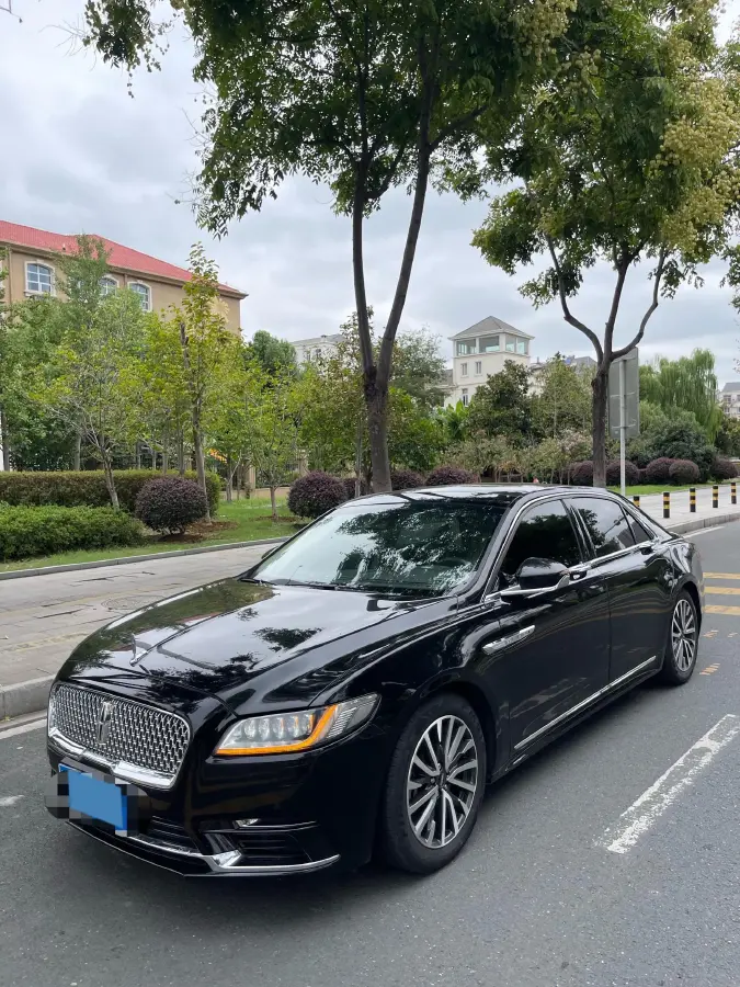 2019 Lincoln Continental 2.0T 261HP L4 6AT
