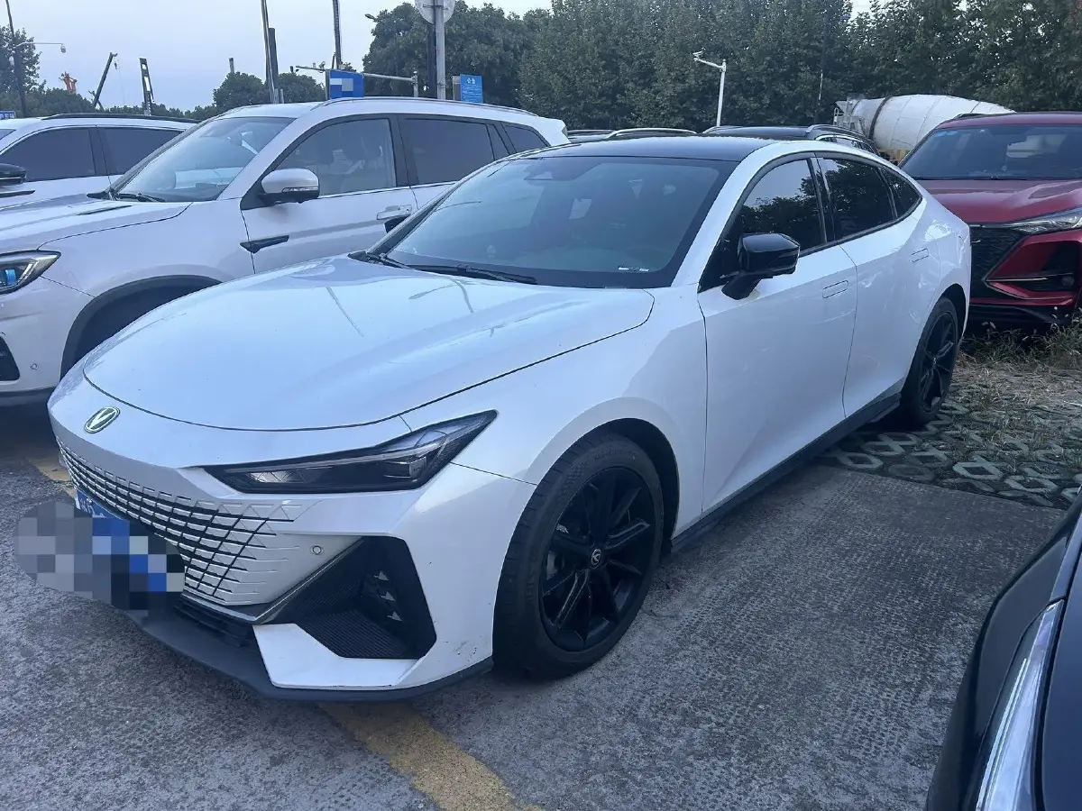 2023 ChangAn UNI-V 1.5T 188HP L4 7DCT