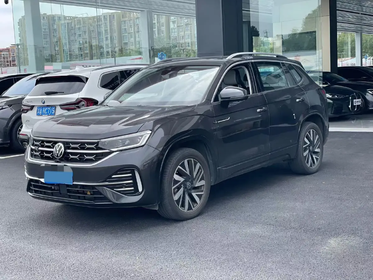 2023 Volkswagen Tayron 2.0T 220HP L4 7DCT