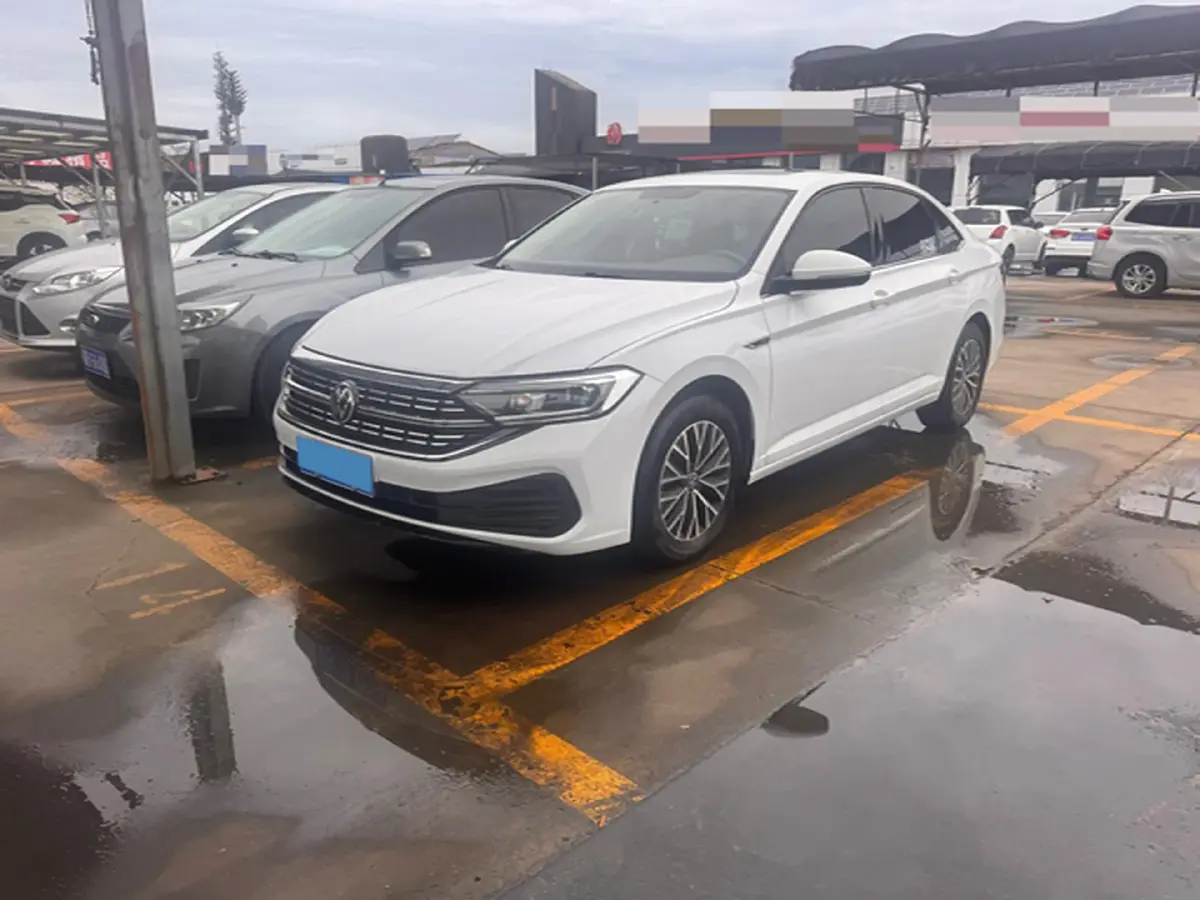 2022 Volkswagen Sagitar 1.2T 116HP L4 7DCT