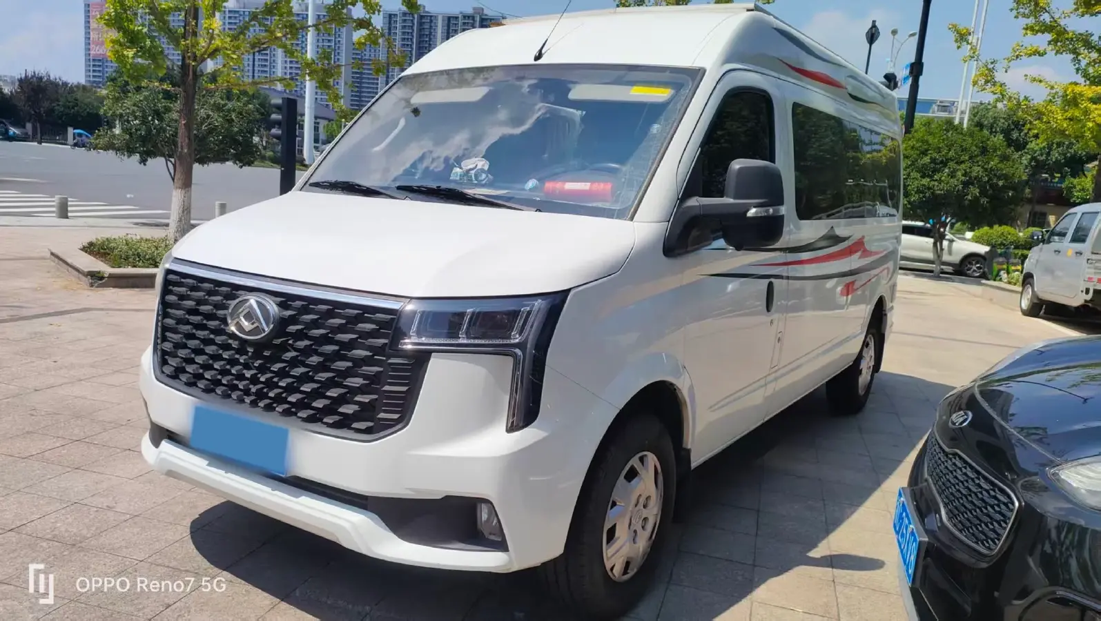 2023 MAXUS XinTu V80 2.0T 127HP L4 6MT