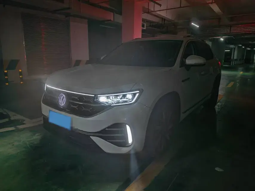 2023 Volkswagen Tayron 2.0T 220HP L4 7DCT