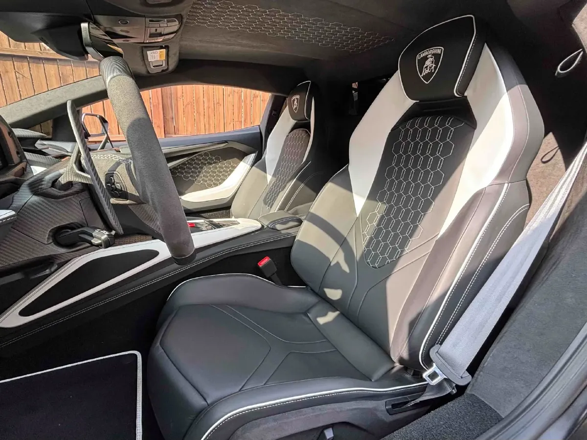 2023 Lamborghini Revuelto 6.5L 826HP V12 8DCT PHEV 3.8KWH,autocango,china used car exporter,china ev exporter,chinese used car exporter,chinese used ev exporter