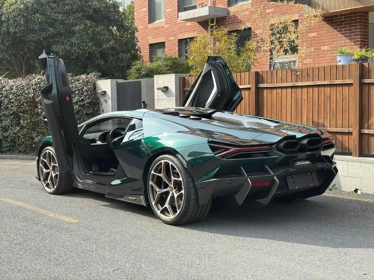2023 Lamborghini Revuelto 6.5L 826HP V12 8DCT PHEV 3.8KWH,autocango,china used car exporter,china ev exporter,chinese used car exporter,chinese used ev exporter