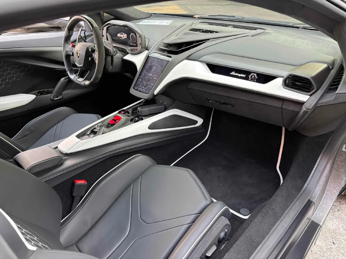 2023 Lamborghini Revuelto 6.5L 826HP V12 8DCT PHEV 3.8KWH,autocango,china used car exporter,china ev exporter,chinese used car exporter,chinese used ev exporter