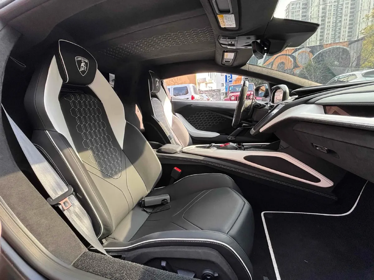 2023 Lamborghini Revuelto 6.5L 826HP V12 8DCT PHEV 3.8KWH,autocango,china used car exporter,china ev exporter,chinese used car exporter,chinese used ev exporter