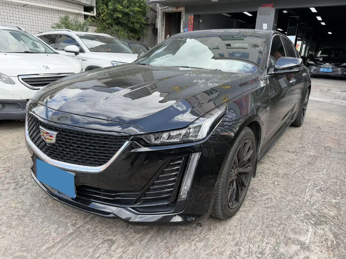 2022 Cadillac CT5 2.0T 237HP L4 10AT