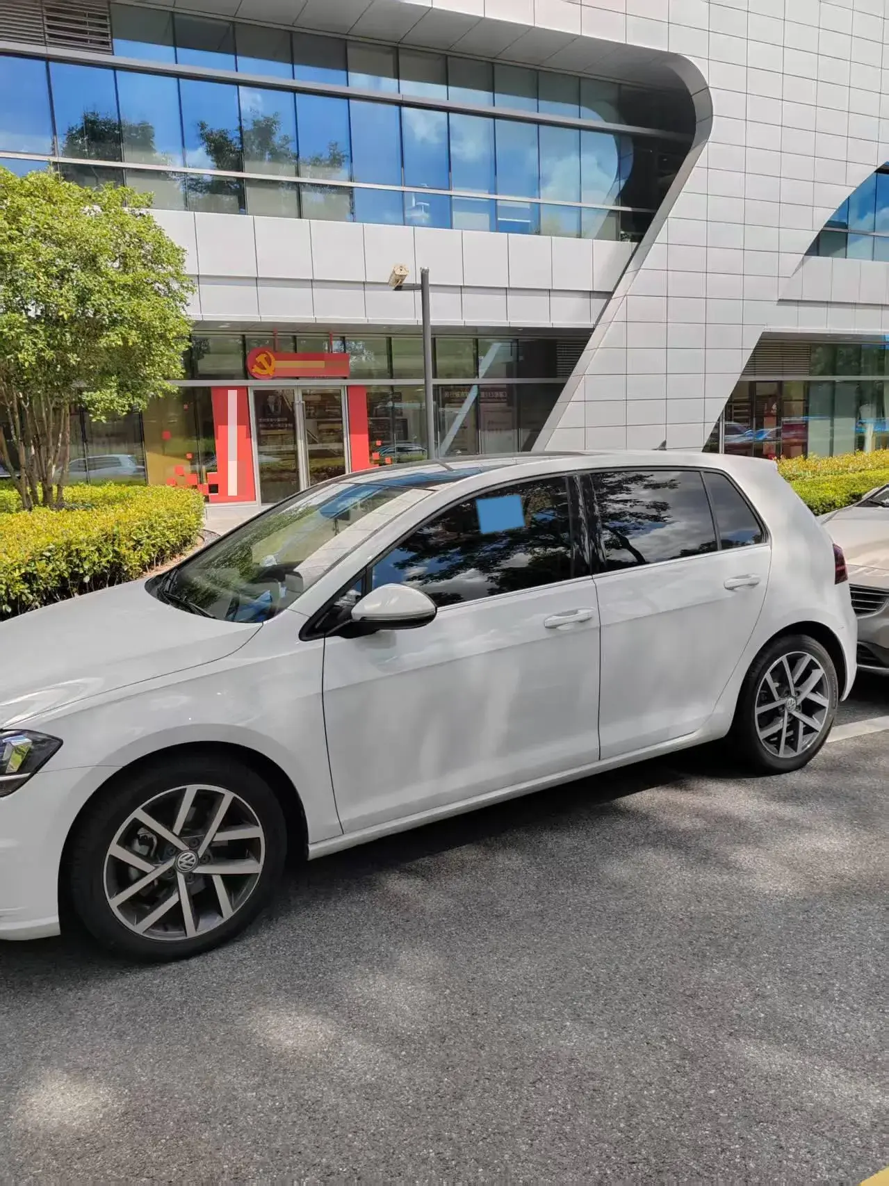 2019 VOLKSWAGEN GOLF thumbnail 2