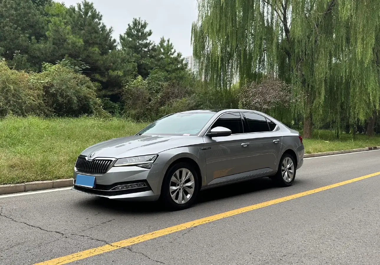 2019 Skoda Superb 2.0T 186HP L4 7DCT