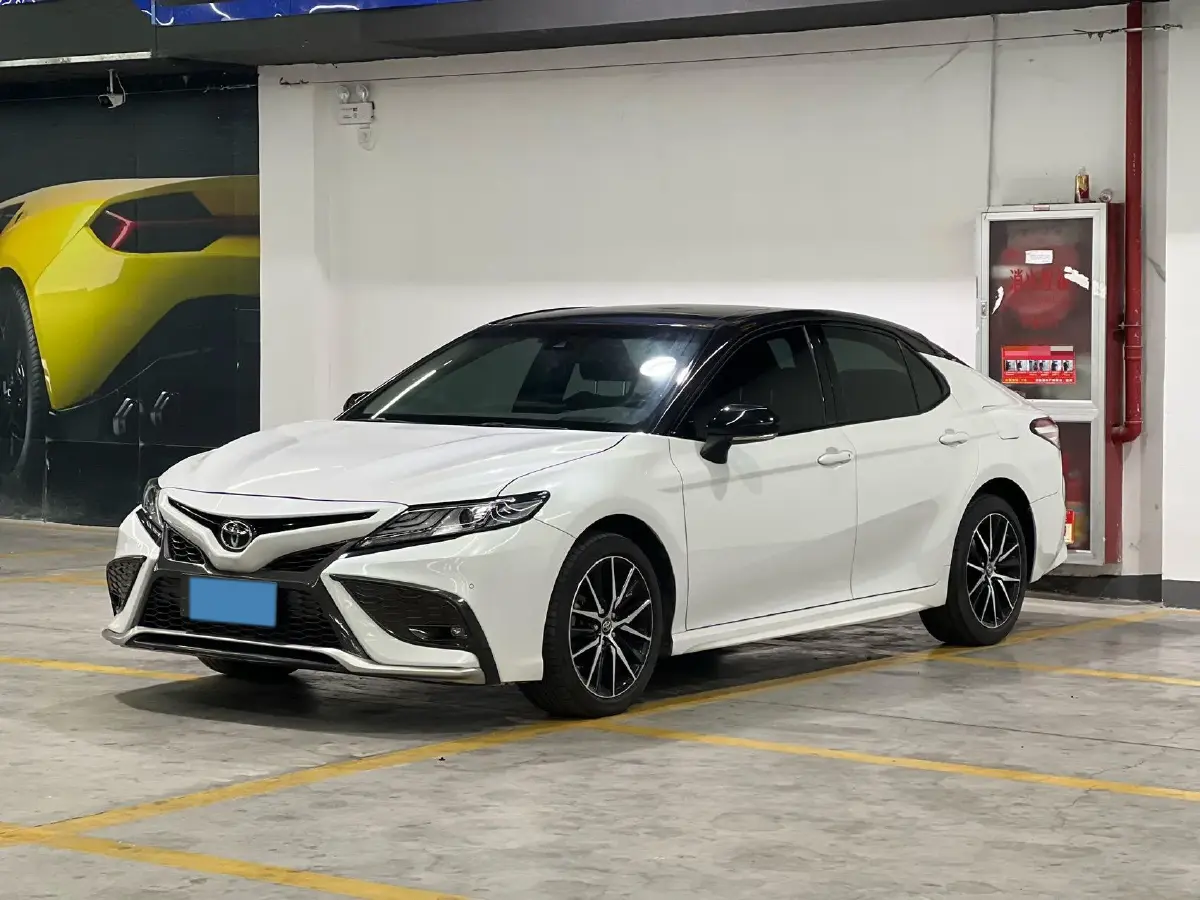 2021 Toyota Camry 2.5L 209HP L4 8AT