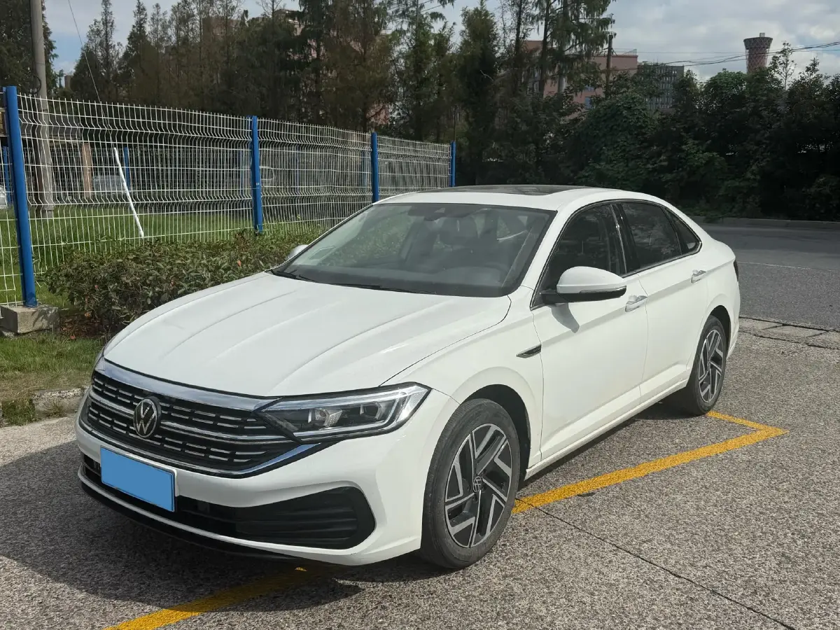 2023 Volkswagen Sagitar 1.5T 160HP L4 7DCT