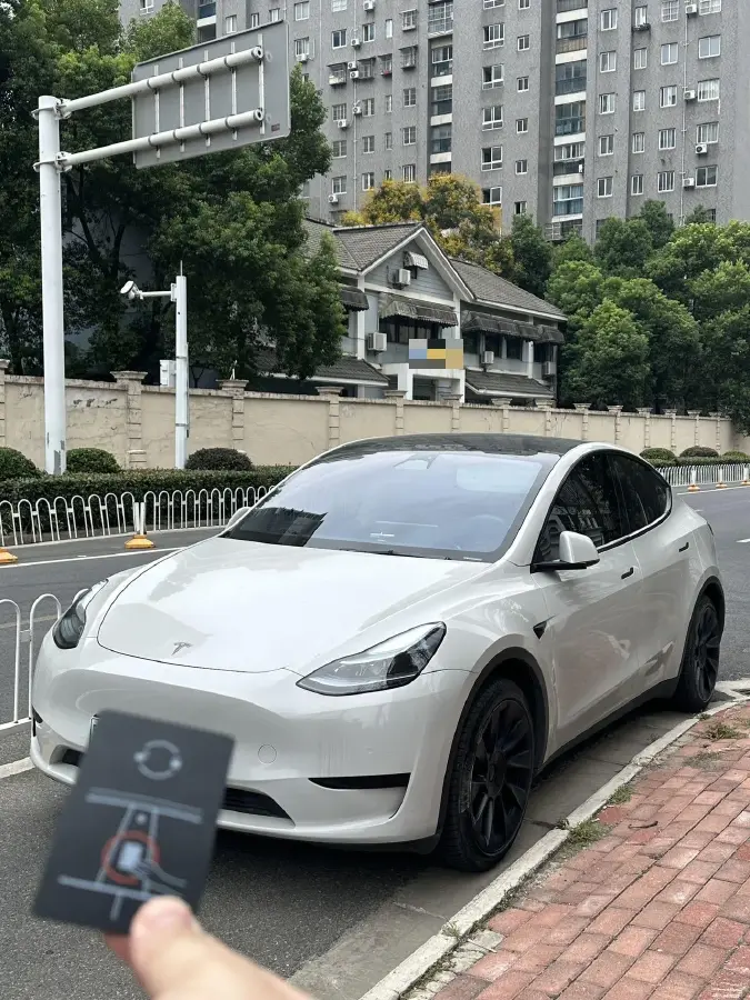 2022 Tesla Model Y BEV 60KWH