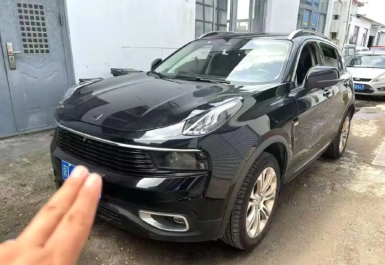 2017 LYNK&CO 01 2.0T 190HP L4 6AT