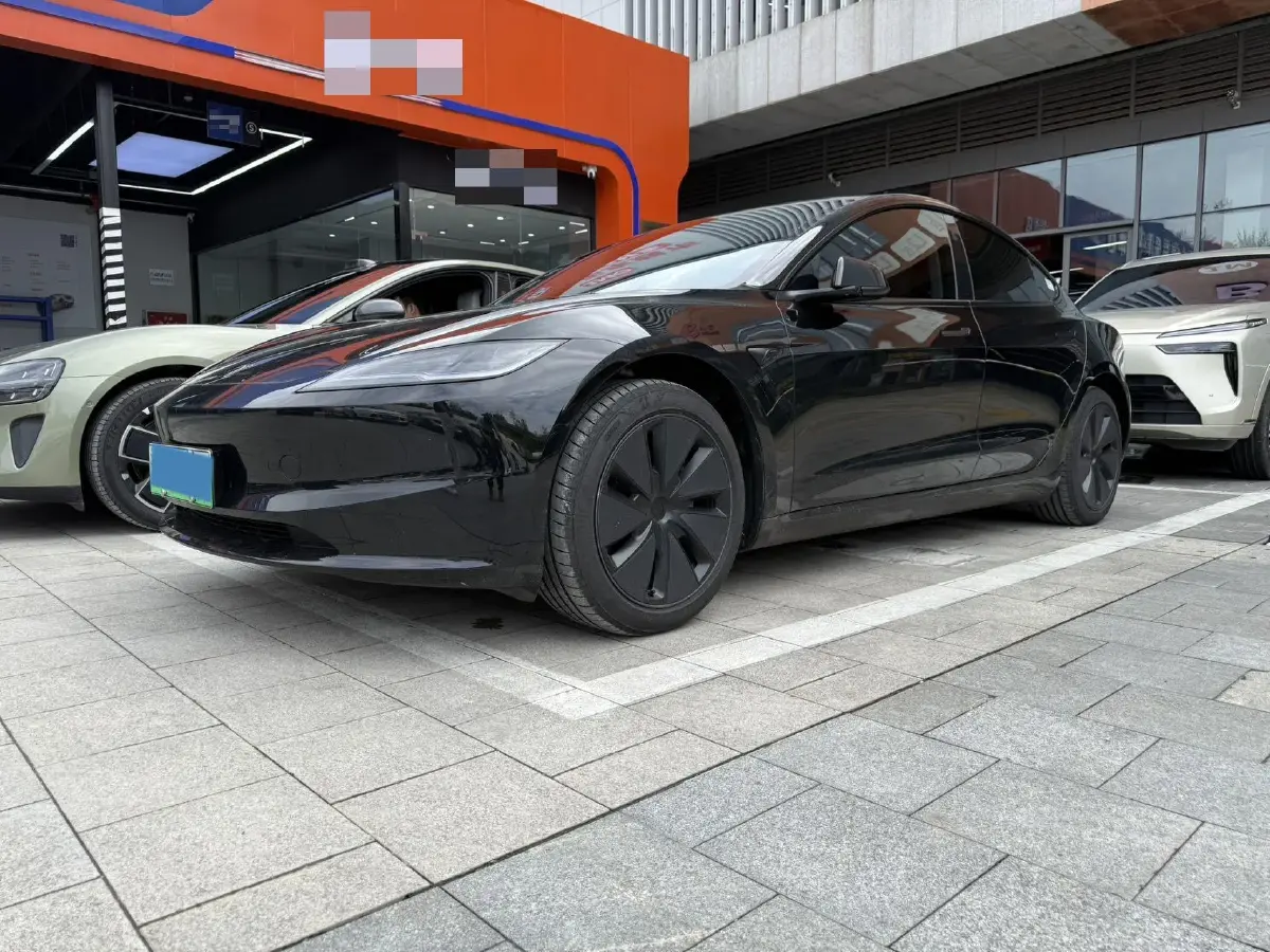 2025 Tesla Model 3 BEV 62.5KWH