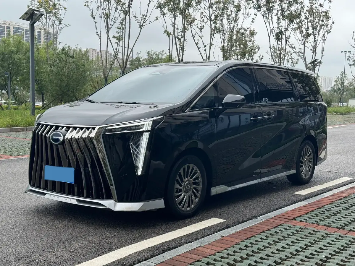 2023 GAC Trumpchi M8 2.0T 190HP L4 E-CVT Hybrid