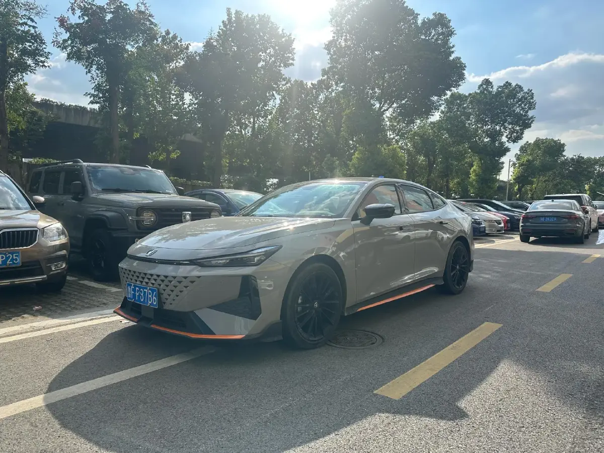 2024 ChangAn UNI-V 1.5T 188HP L4 7DCT