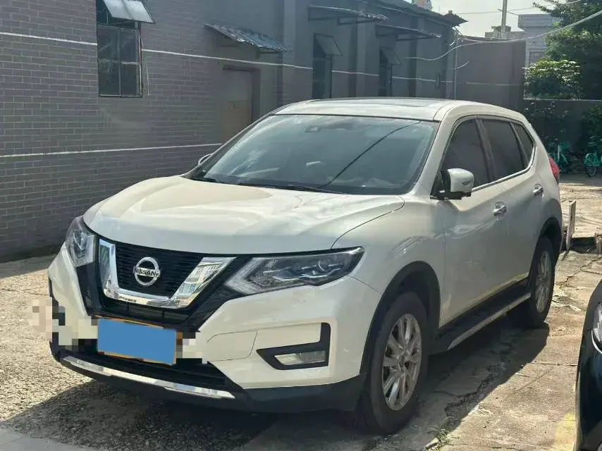 2022 Nissan X-Trail 2.0L 151HP L4 CVT