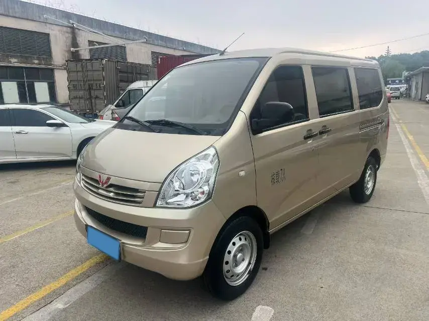 2021 WuLing RongGuang S 1.2L 76HP L4 5MT