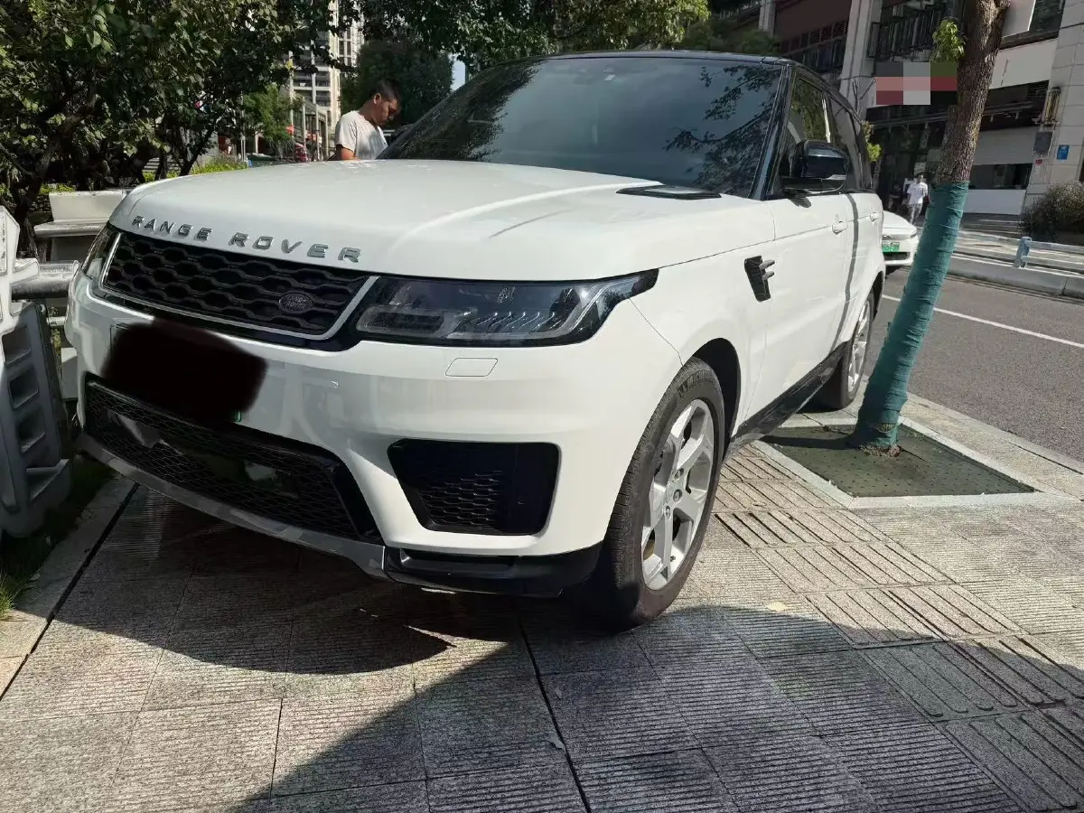 2018 Land Rover Range Rover Sport 2.0T 300HP L4 8AT PHEV 13.1KWH