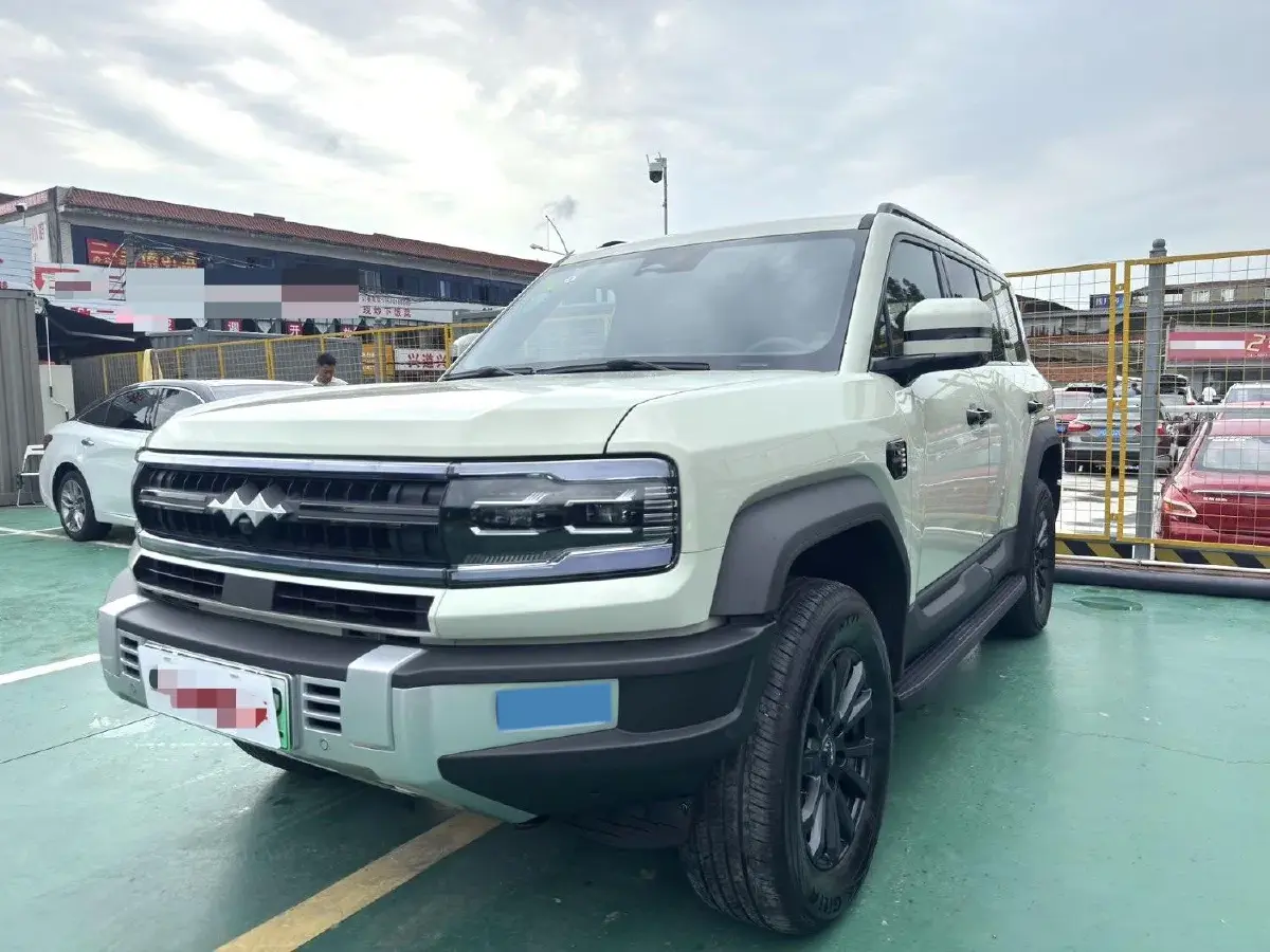 2023 FangChengBao Bao 5 1.5T 194HP L4 E-CVT PHEV 31.8KWH