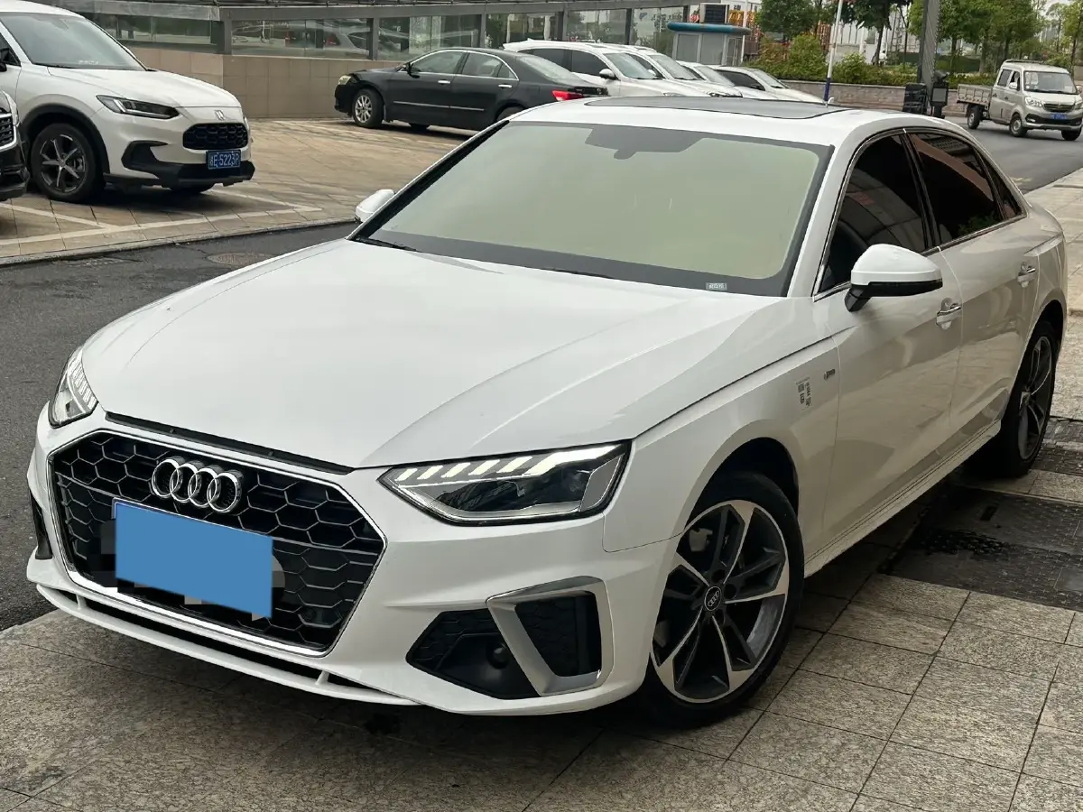 2024 Audi A4L 2.0T 190HP L4 7DCT