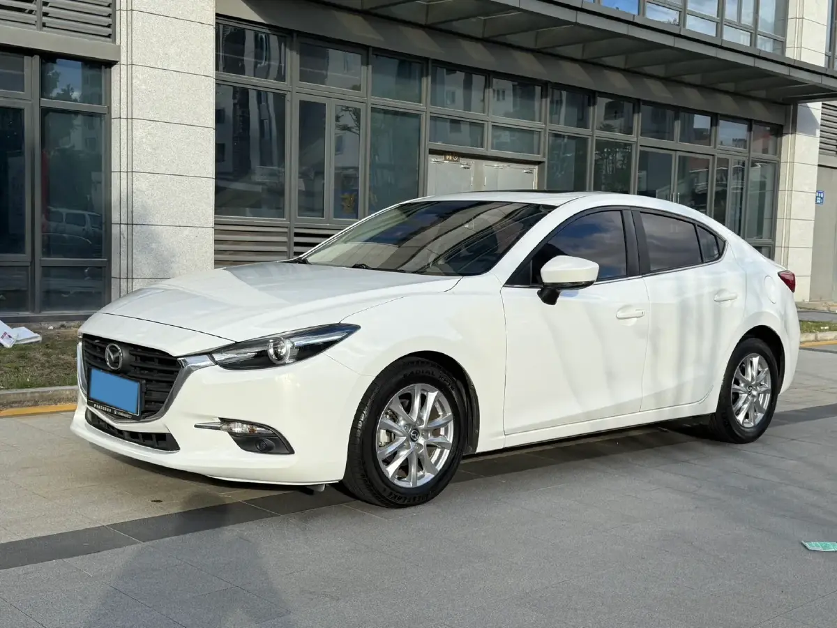 2017 Mazda 3 Axela 1.5L 117HP L4 6AT