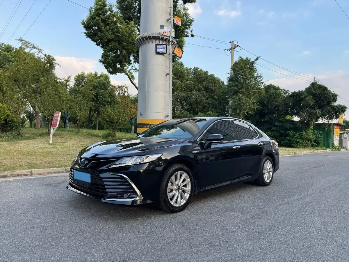2021 Toyota Camry 2.5L 178HP L4 E-CVT Hybrid