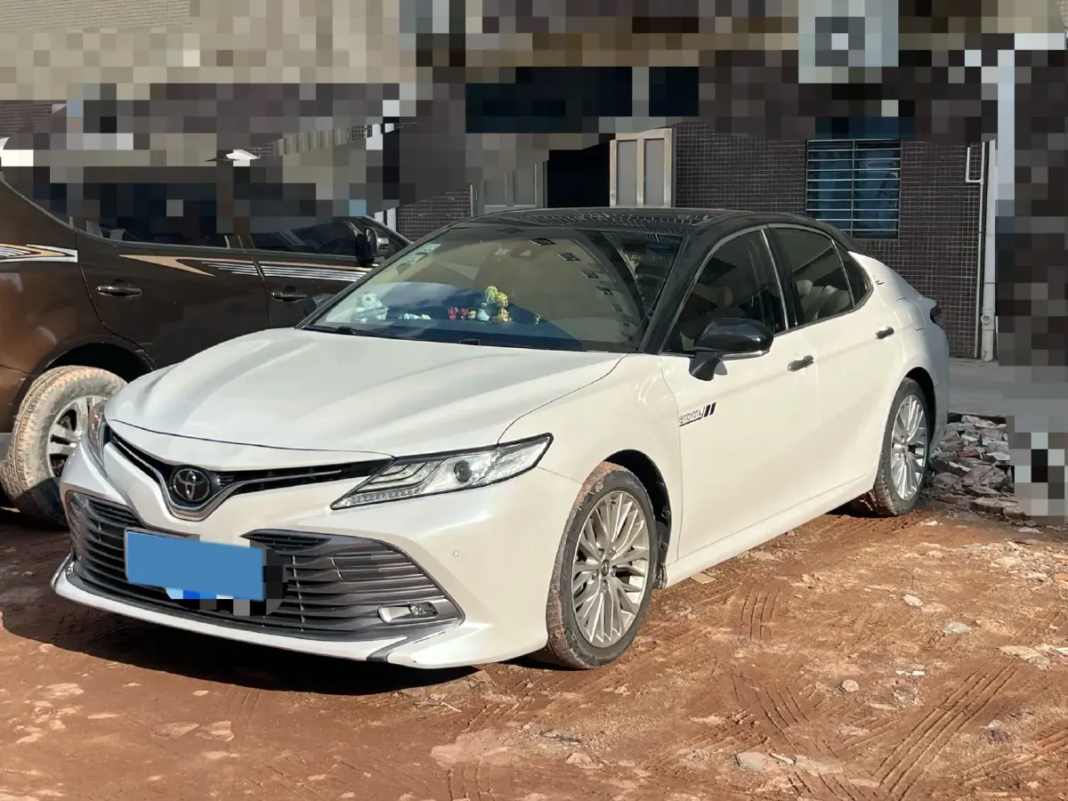 2018 Toyota Camry 2.5L 209HP L4 8AT