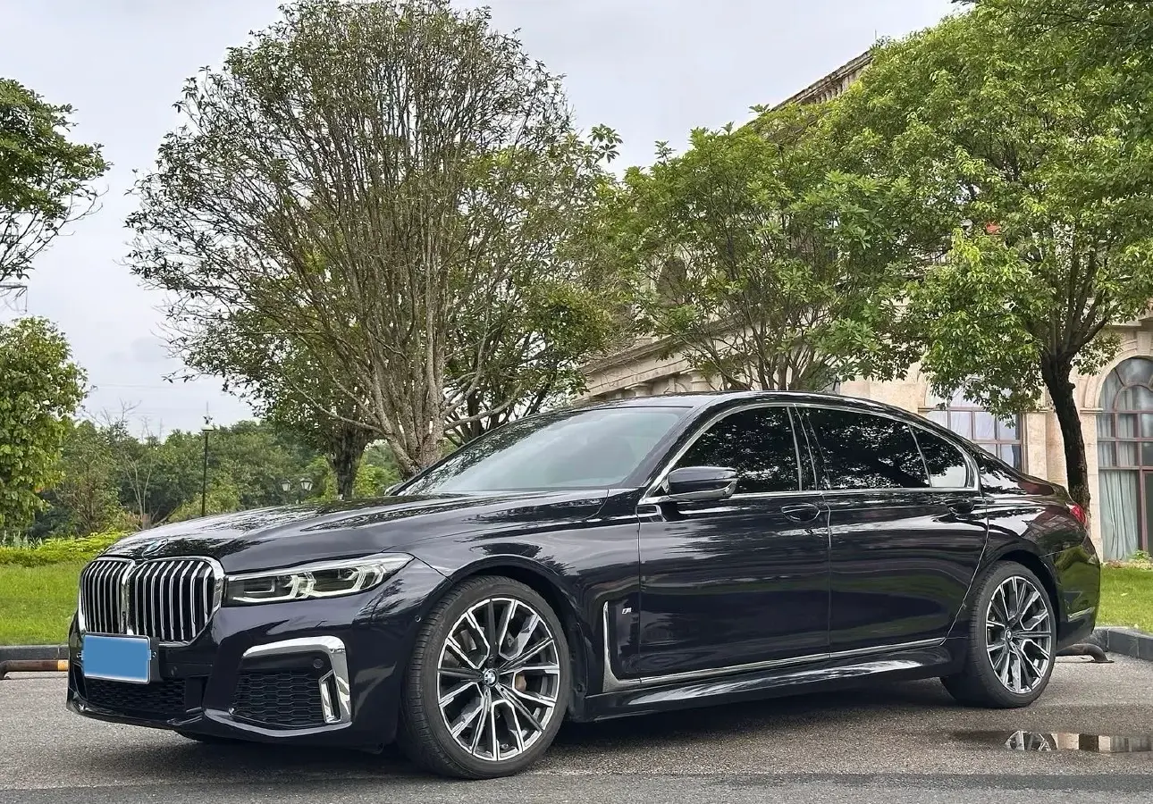 2021 BMW 7 Series 3.0T 340HP L6 8AT