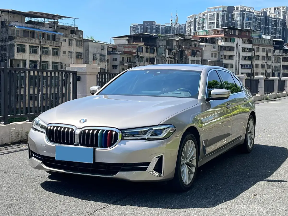 2022 BMW 5 Series 2.0T 184HP L4 8AT