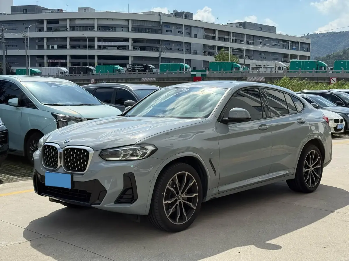 2022 BMW X4 2.0T 245HP L4 8AT
