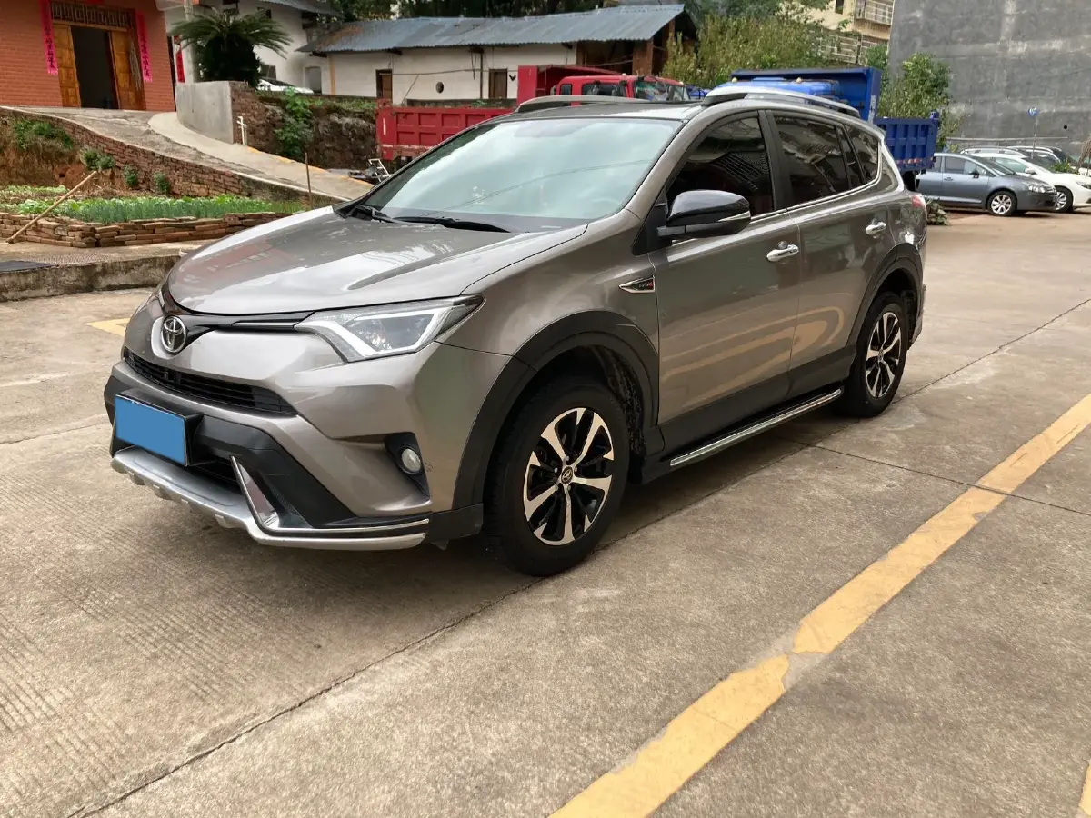 2018 Toyota RAV4 2.0L 151HP L4 CVT