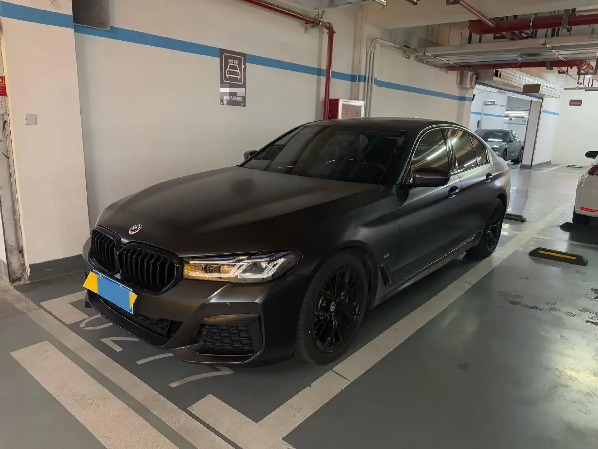 2022 BMW 5 Series 3.0T 340HP L6 8AT