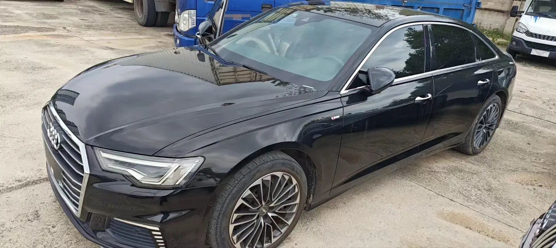 2020 Audi A6L 2.0T 252HP L4 7DCT PHEV 14.1KWH