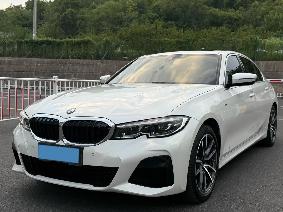 2022 BMW 3 Series 2.0T 184HP L4 8AT