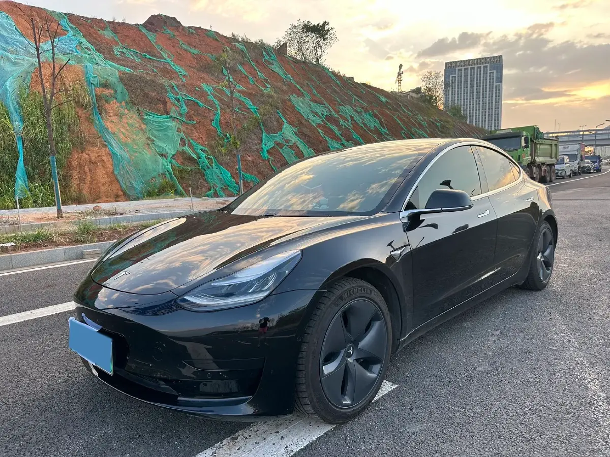 2020 Tesla Model 3 BEV 52KWH