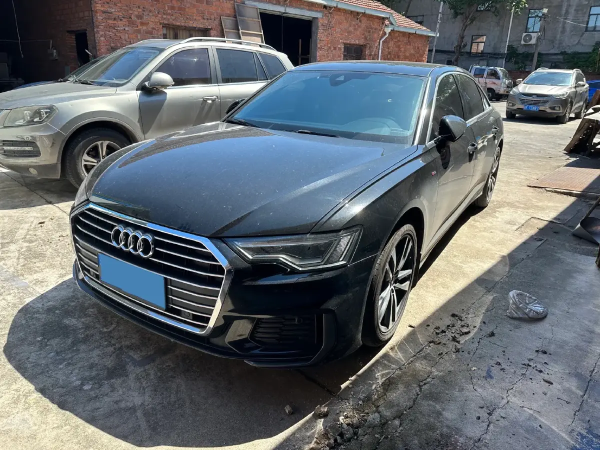 2022 Audi A6L 2.0T 190HP L4 7DCT