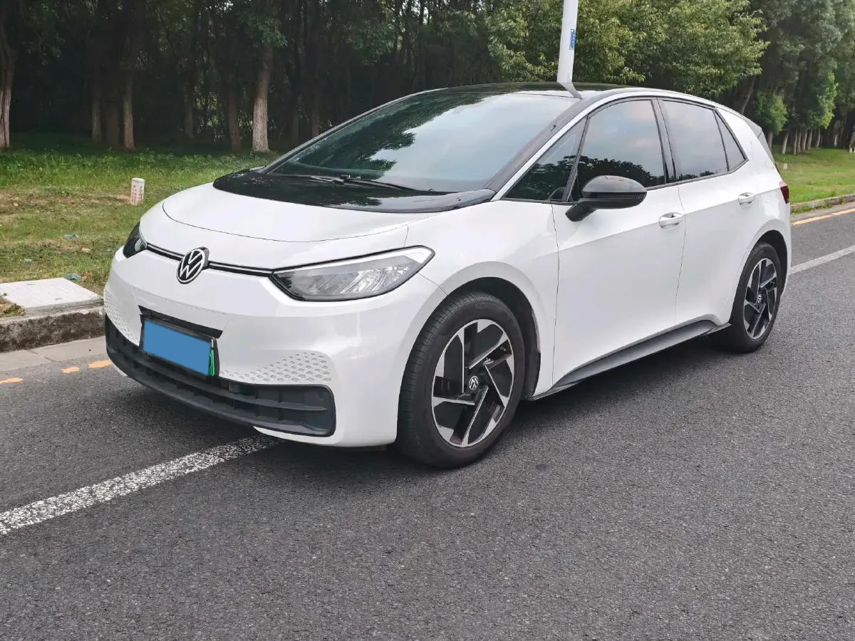 2025 Volkswagen ID.3 BEV 52.8KWH