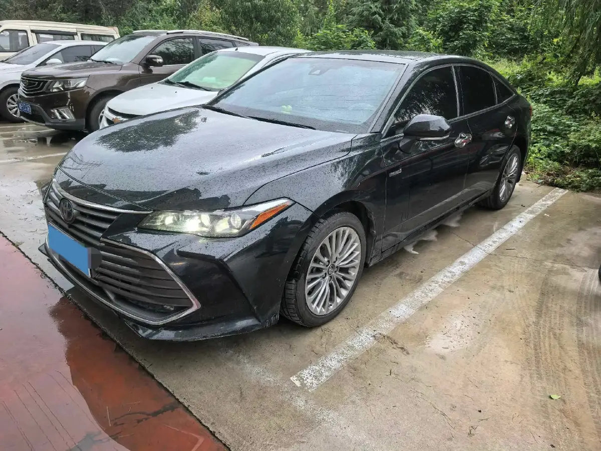 2019 Toyota Avalon 2.5L 178HP L4 E-CVT Hybrid