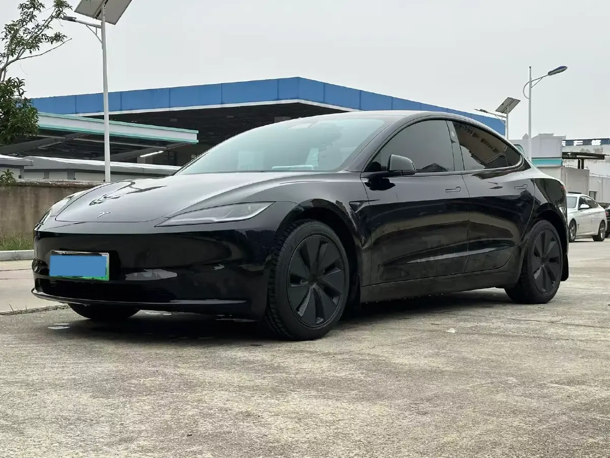 2025 Tesla Model 3 BEV 62.5KWH