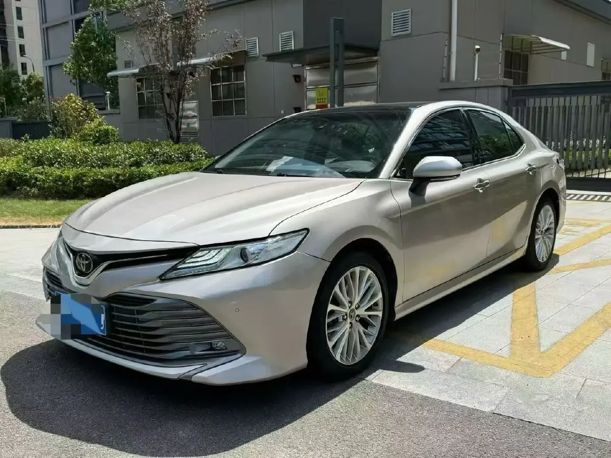 2021 Toyota Camry 2.5L 209HP L4 8AT
