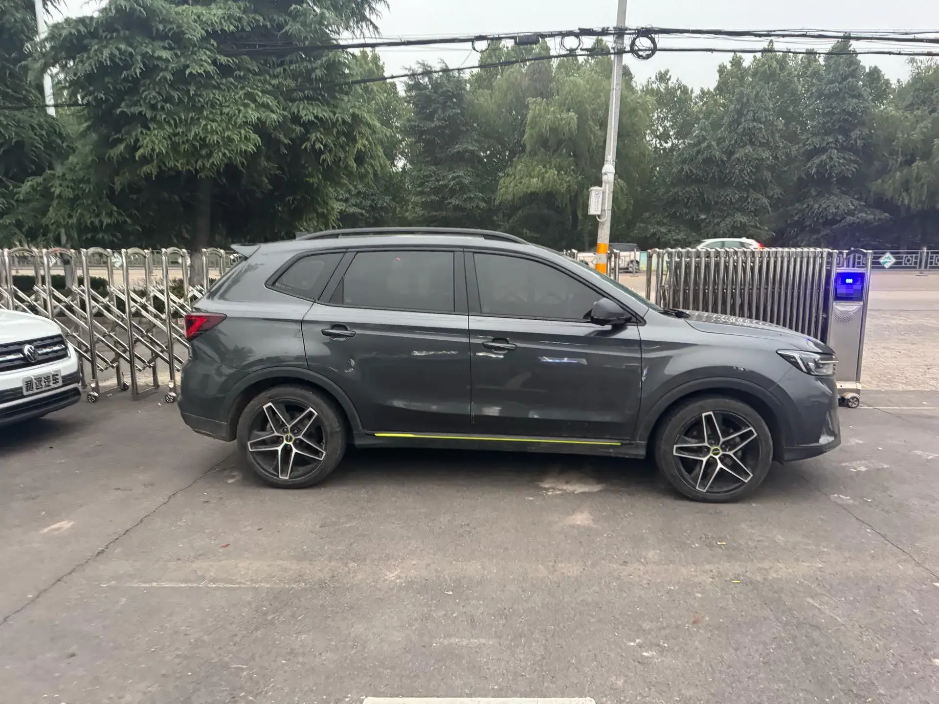 2021 ROEWE RX5 thumbnail 4