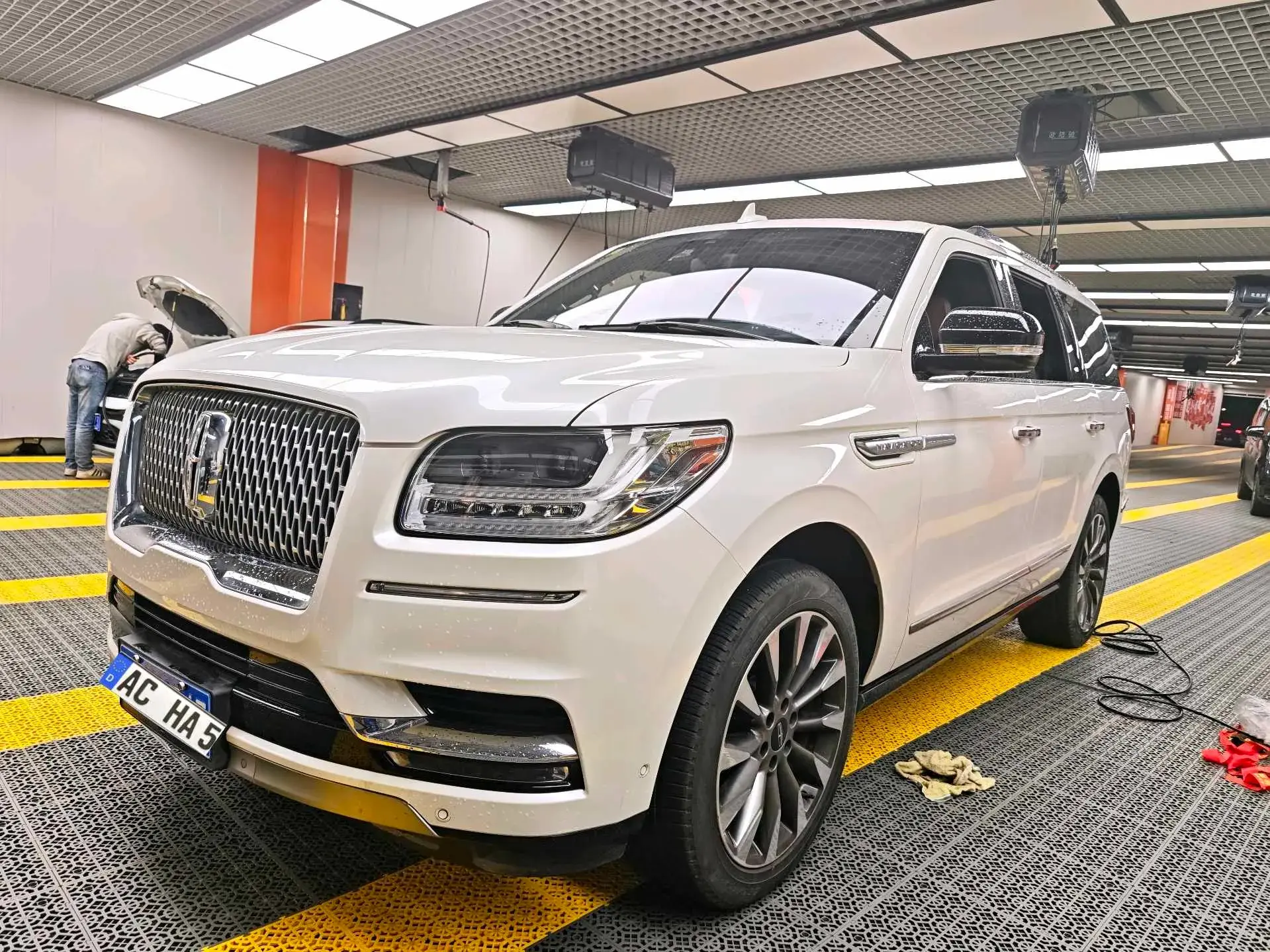 2018 LINCOLN NAVIGATOR view 1